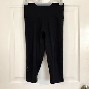 Aerie Chill Play Move Laser Cut Capri Leggings